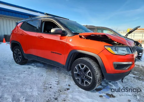2019 Jeep Compass Trailhawk z USA, uszkodzony, nr VIN 3C4NJDDB1KT650175